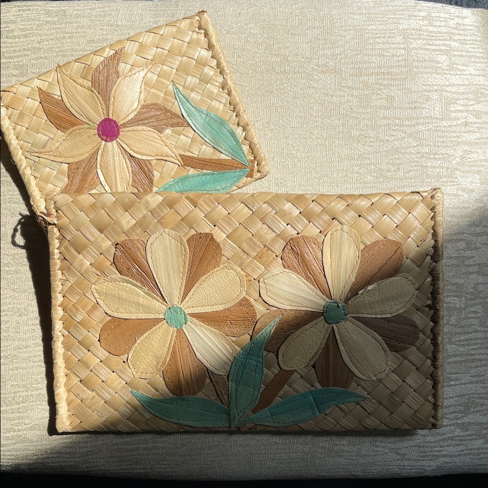 Lauhala leaves Floral Woven Clutch Set -old. Lines have since 80s almost new